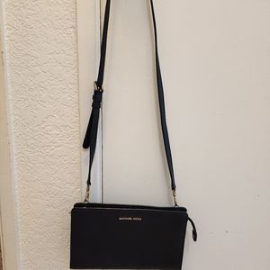 Black Michael Kors Jetset Sling Bag